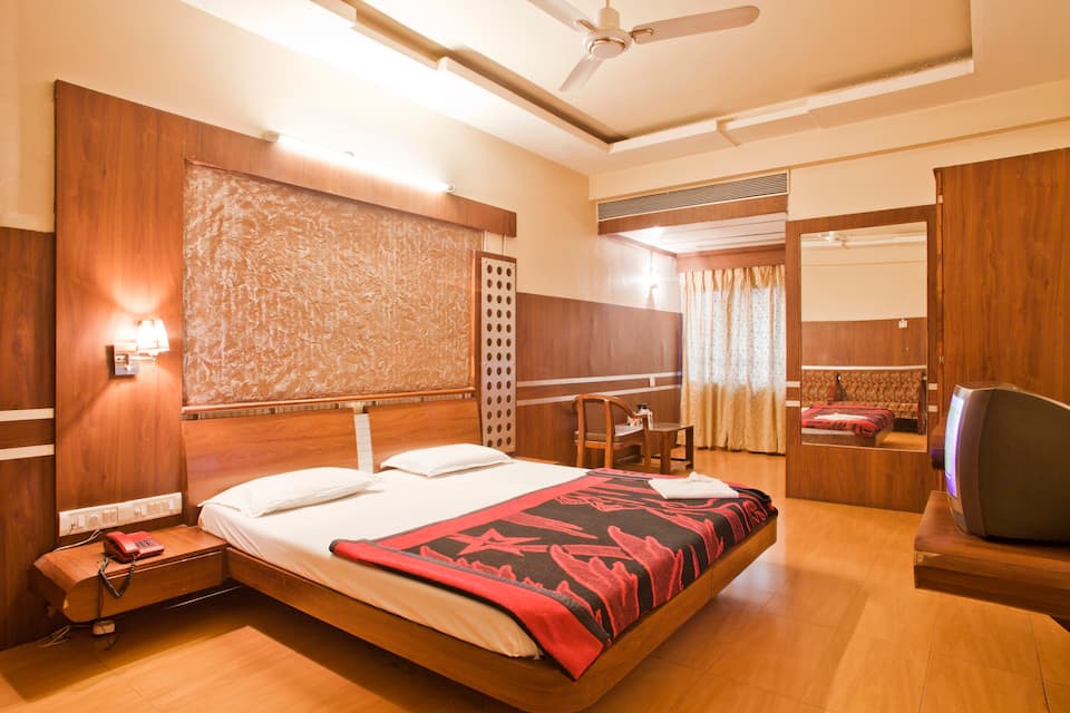 Deluxe AC Room